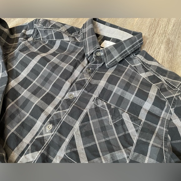 J.B. Holt Athletic Fit Stretch Shirt Size Medium - Picture 3 of 6